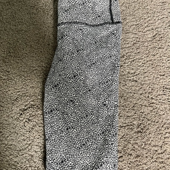 Lululemon Yoga Pants - Picture 2 of 5